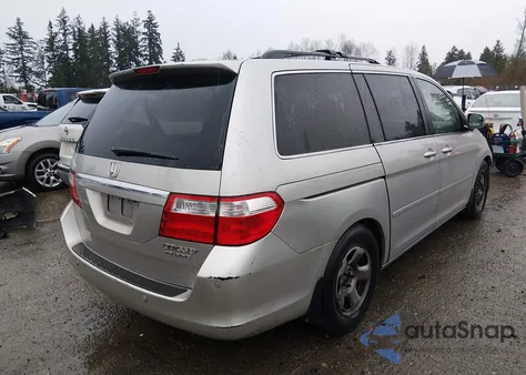 2006 Honda Odyssey Touring z USA, uszkodzony, nr VIN 5FNRL38846B103653
